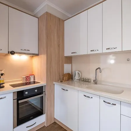 Апартамент Chic 1br Flat - Technical & Hospital София